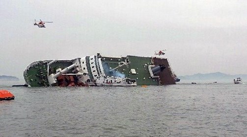 Εκατοντάδες αγνοούμενοι μαθητές στο ναυάγιο στη Νότιο Κορέα. Επιβεβαιωμένοι 6 νεκροί.